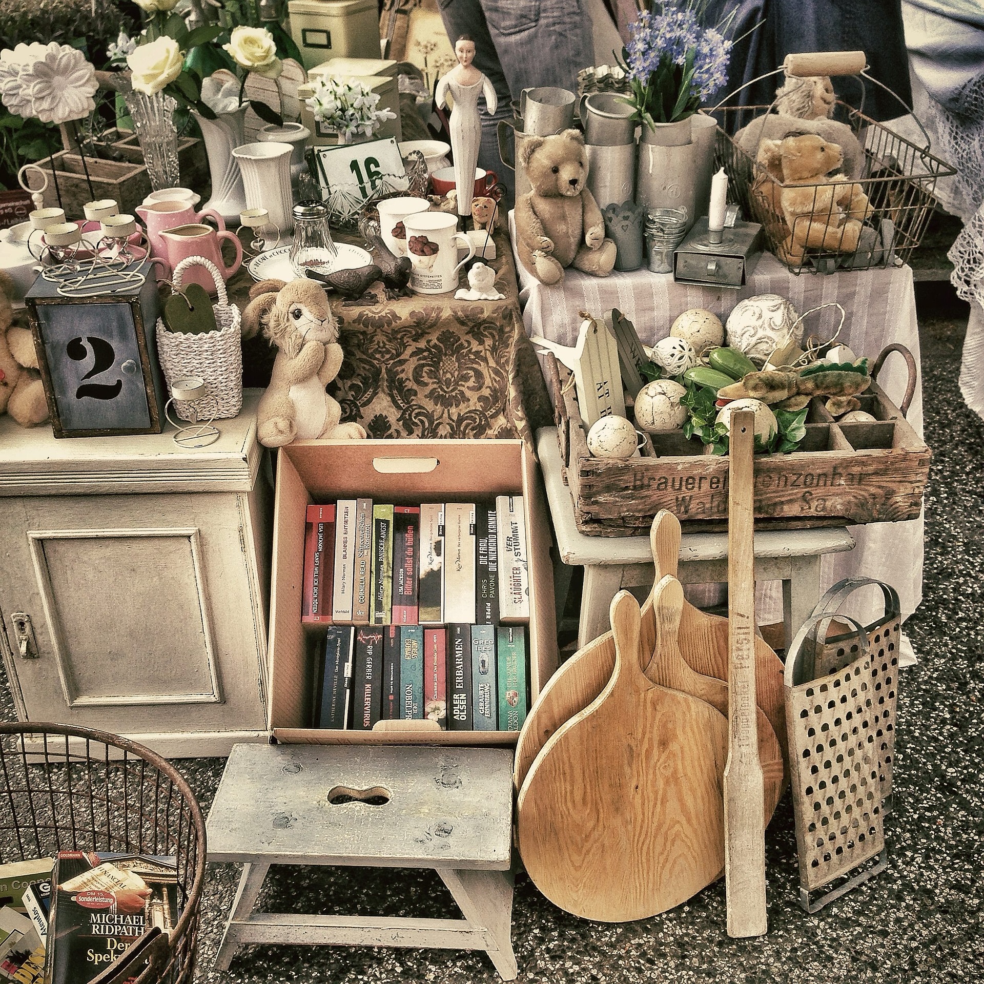 flea-market-g43f1790f0_1920